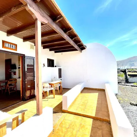 Rural House In Finca With Views To Volcan, Tahice Lanzarote