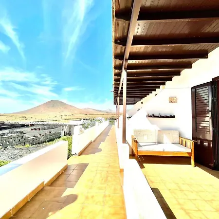 Rural House In Finca With Views To Volcan, Tahice Lanzarote *