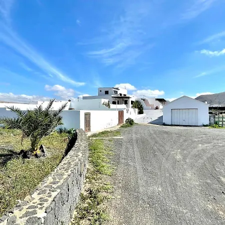 Rural House In Finca With Views To Volcan, Tahice Lanzarote *